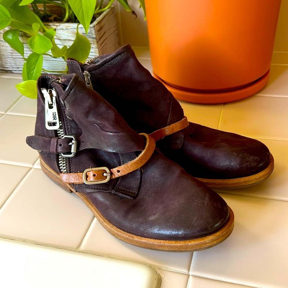 AS98 maroon and tan leather boots, size 38 (7)!